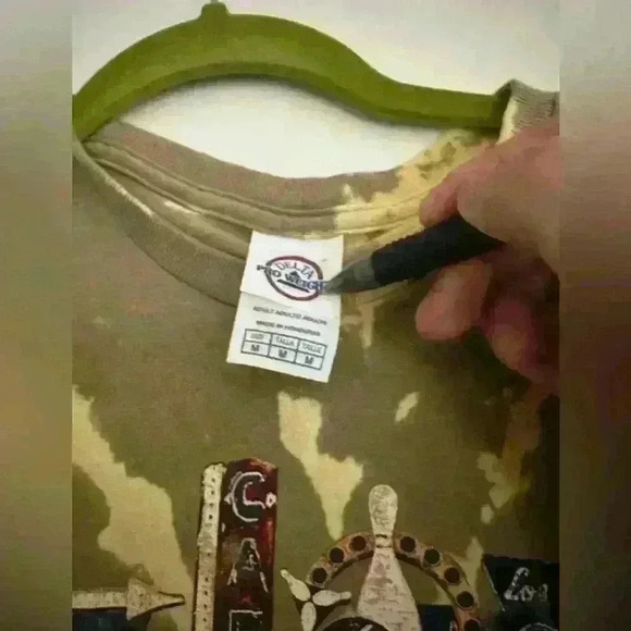 Y2K Men’s graphic Tee. Route 66. Corvette. Pin Up Girl. Bleach Tie Dye. Size: M. - Picture 5 of 7